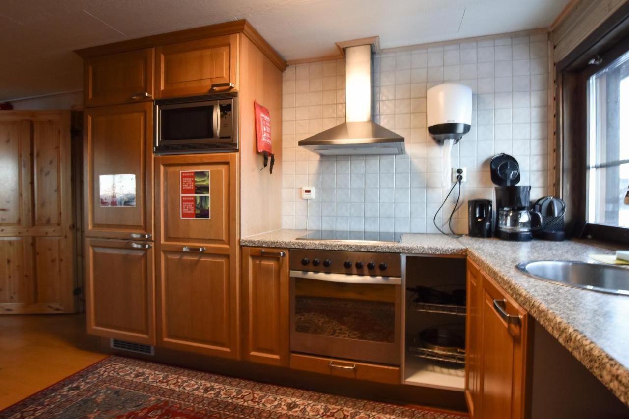 Abisko Guesthouse & Activities Bagian luar foto